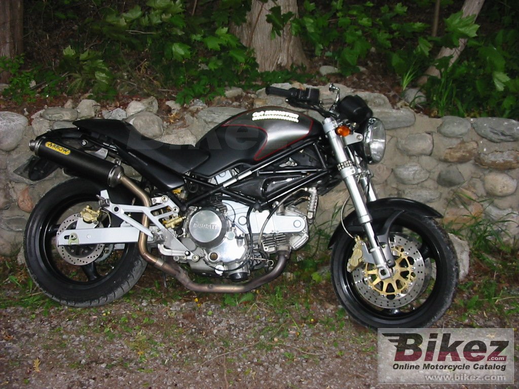 2001 ducati monster 750